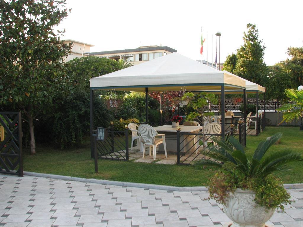 Hotel Smeraldo Lido di Camaiore Eksteriør bilde